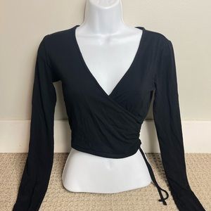 Black long sleeve crop top